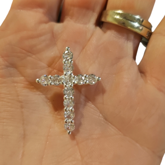 Sterling silver cross diamond necklace - Picture 6 of 8